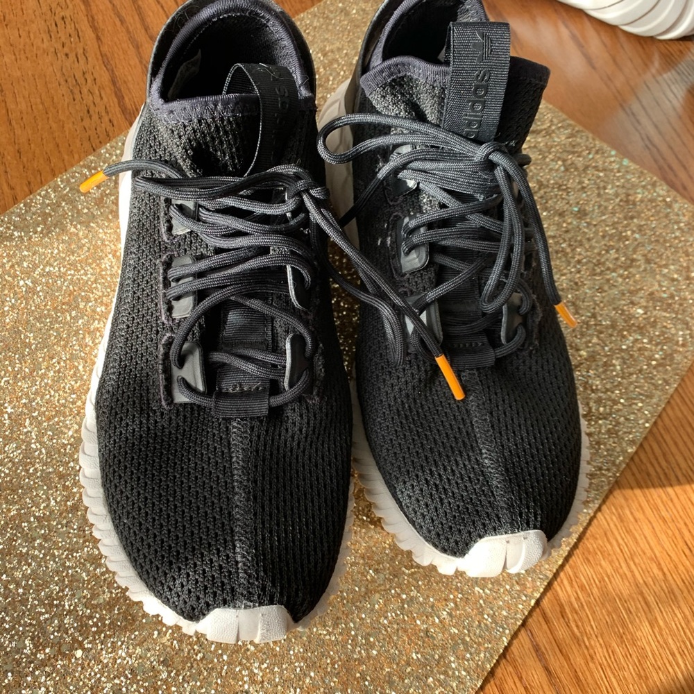 Adidas hortolite size 6 but fits 7